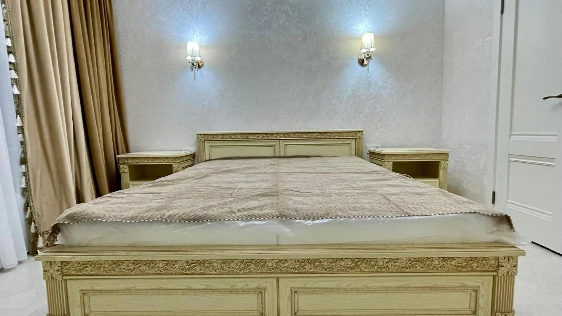 Alfarabi 27 Apartment Alma-Ata